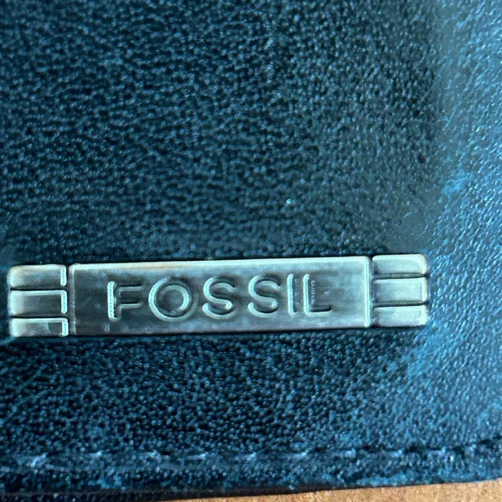 Fossil Ingram Black Leather Trifold Extra Capacity